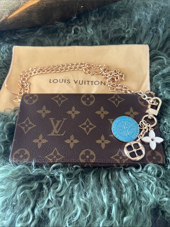 Louis Vuitton Handbags - 🌸Vintage Louis Vuitton Monogram Pochette with Unbranded Gold Chain and charm.